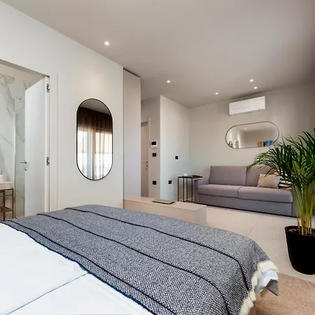 Apartment 4r Royal Rojnic