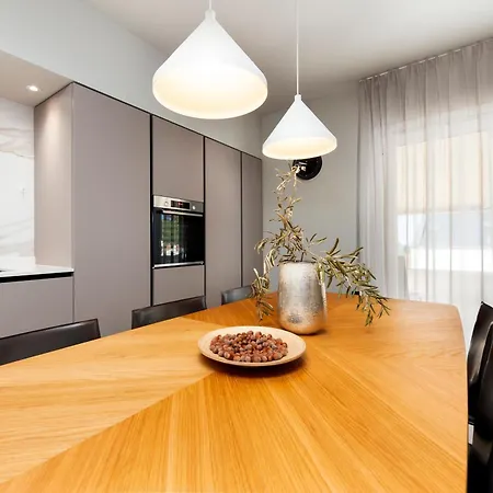 Apartment 4r Royal Rojnic