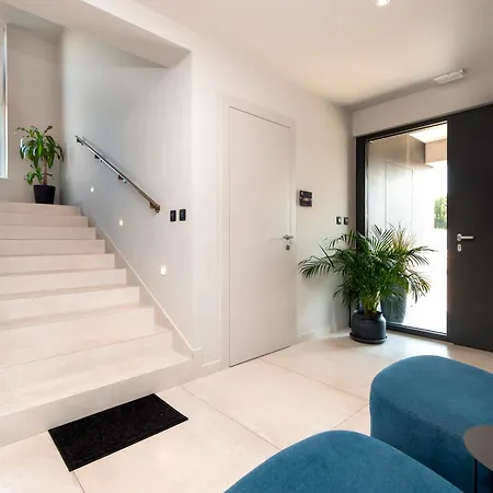 Apartment 4r Royal Rojnic *