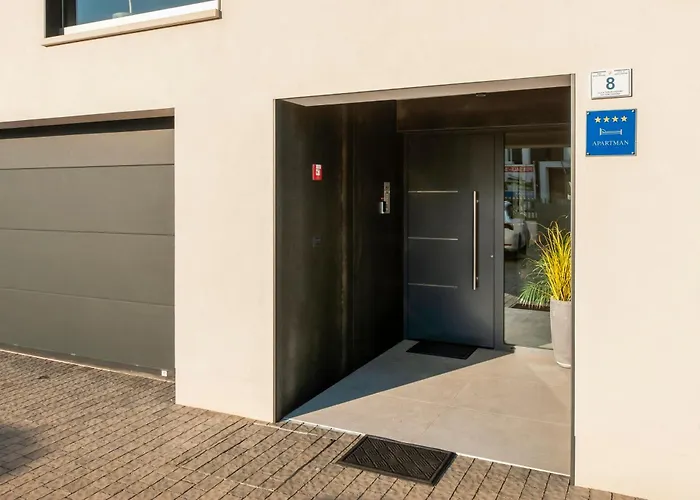 4r Royal Rojnic 아파트 로비니